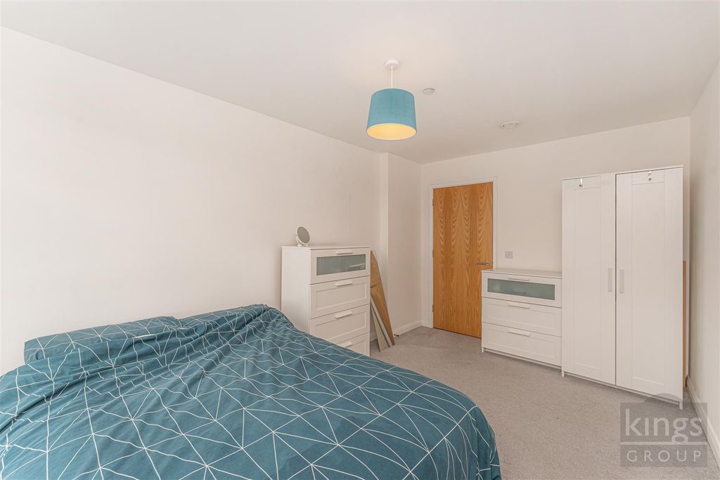 Property photo 3 of 18 Bedroom 2
