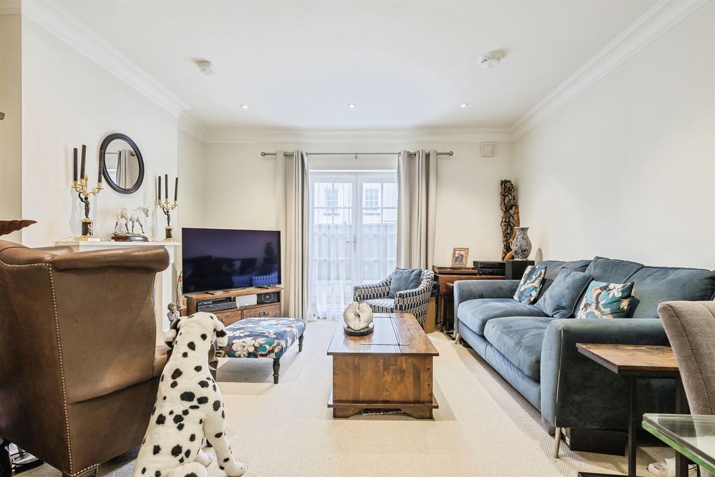 Property photo 3 of 23