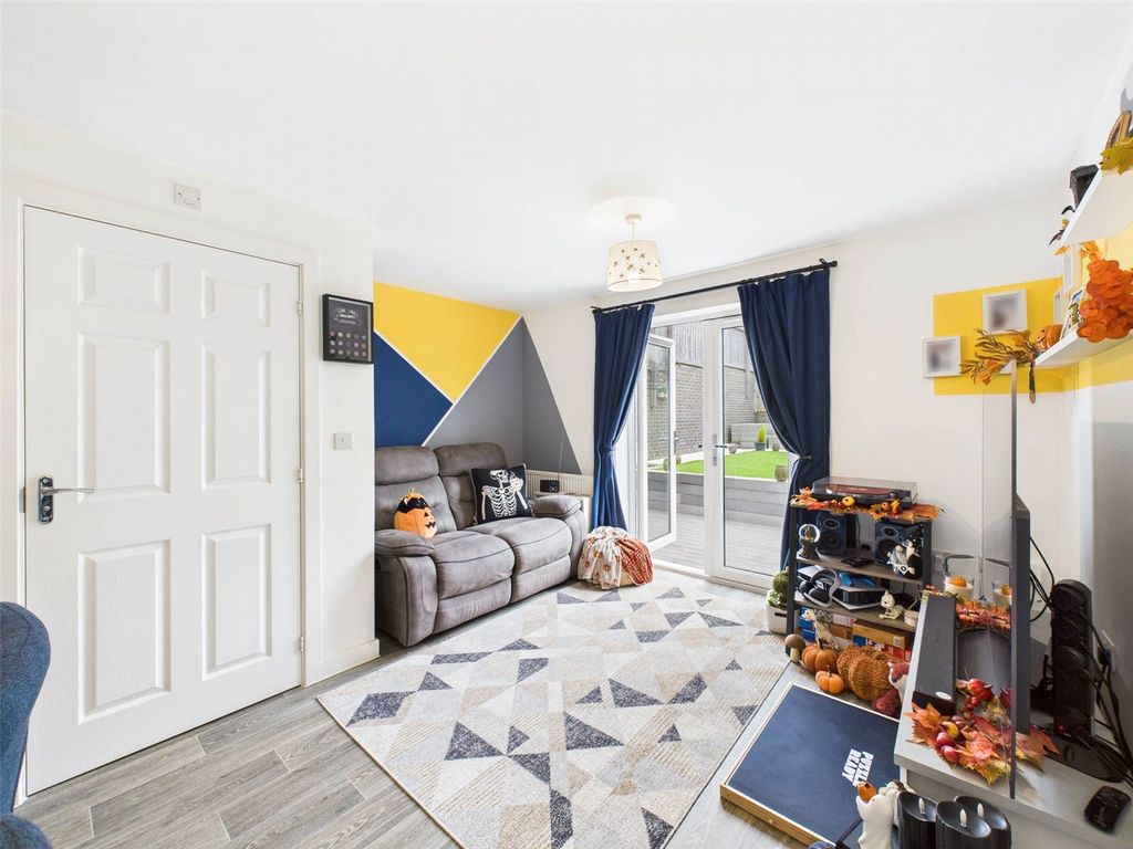 Property photo 3 of 18 Picture No. 27