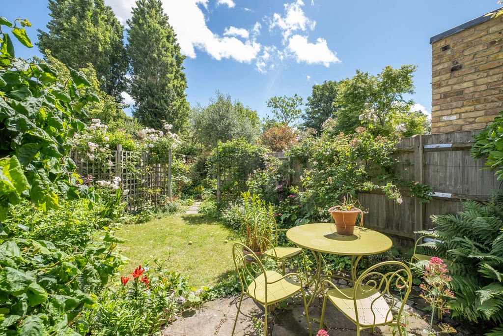 Property photo 3 of 11