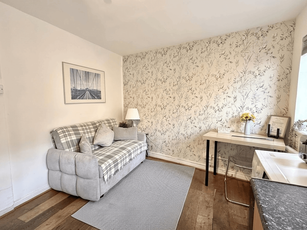 Property photo 1 of 8 1 Bedroom Flat For Rent In Oxford Circus