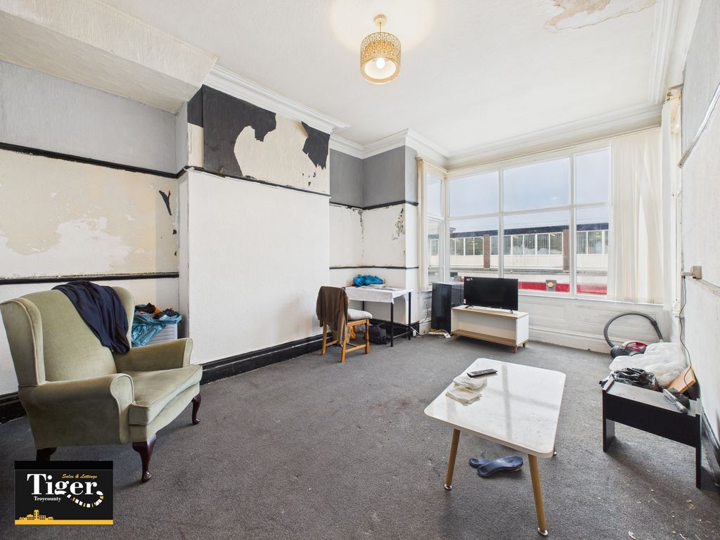 Property photo 2 of 11 Cam03440G0-Pr0503-Still002