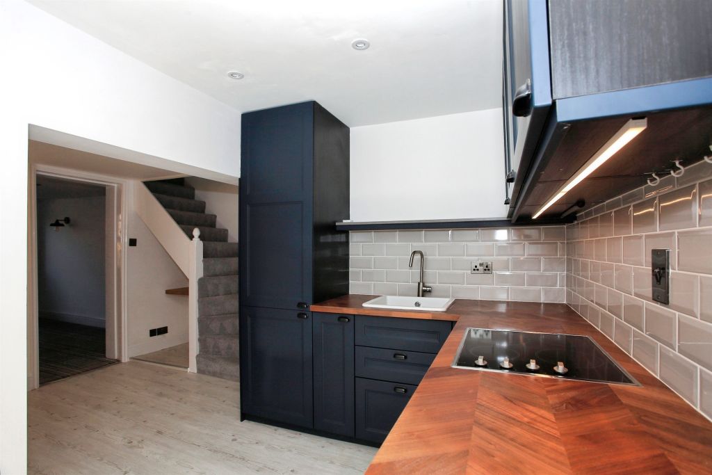 Property photo 2 of 20 Kitchen