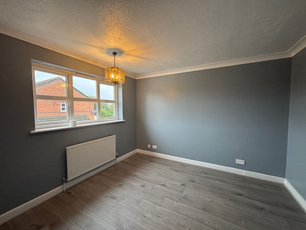 Property photo 3 of 10 Bedroom