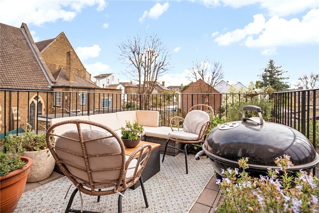 Property photo 3 of 15 Picture No. 10