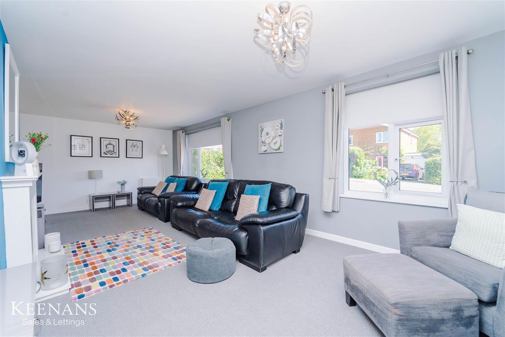 Property photo 3 of 43 3.Jpg