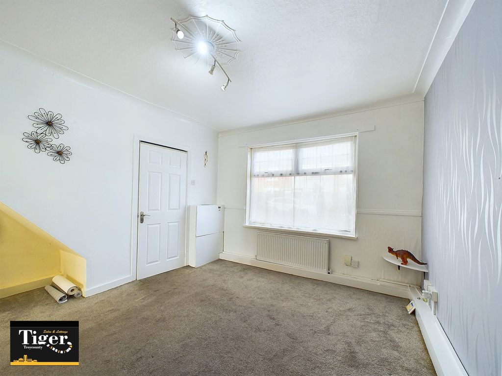 Property photo 3 of 16 Cam02176G0-Pr0368-Still011