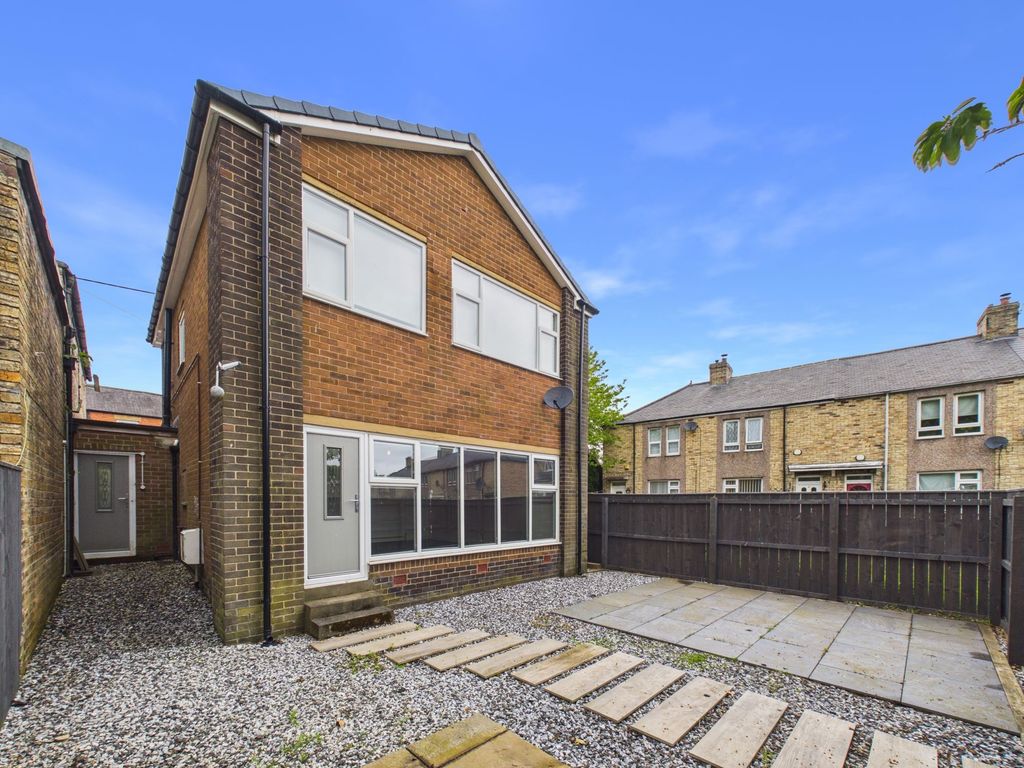 Property photo 1 of 16 External