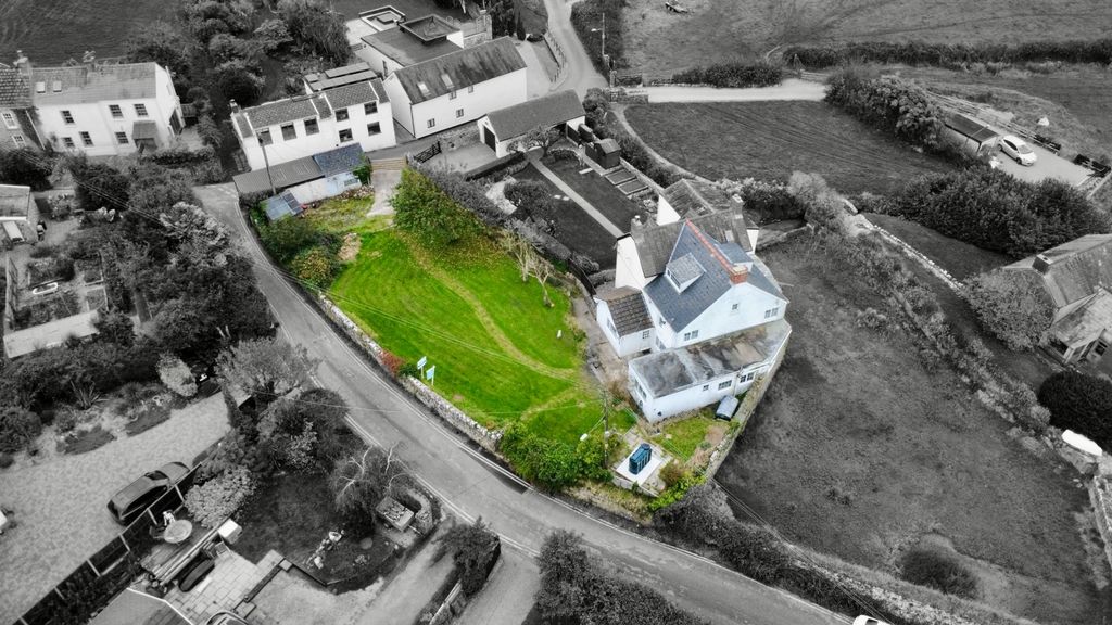 Property photo 1 of 33 4607261