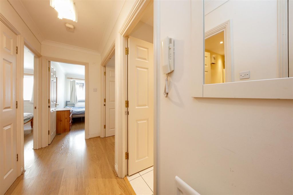 Property photo 3 of 7 Lamb Court.Jpg