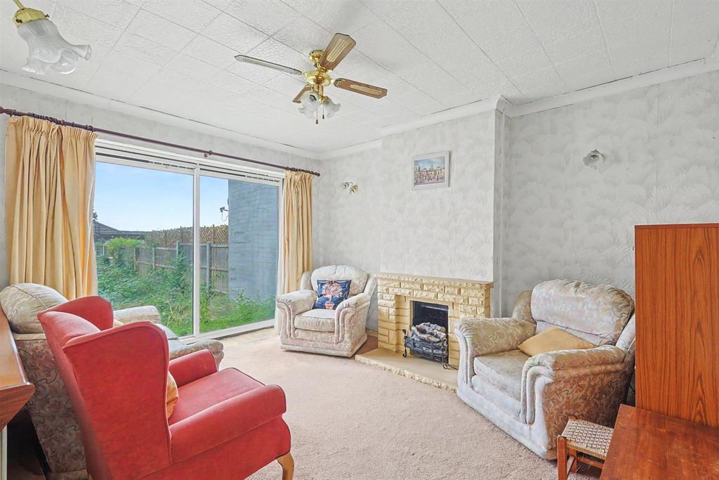 Property photo 2 of 8