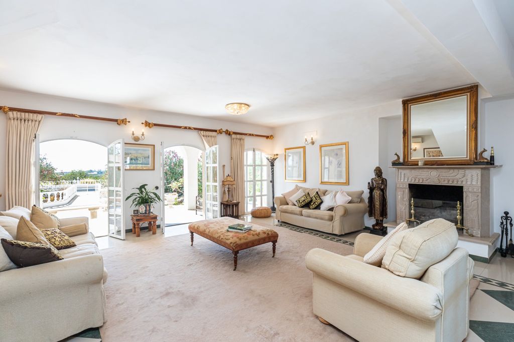 Property photo 3 of 50