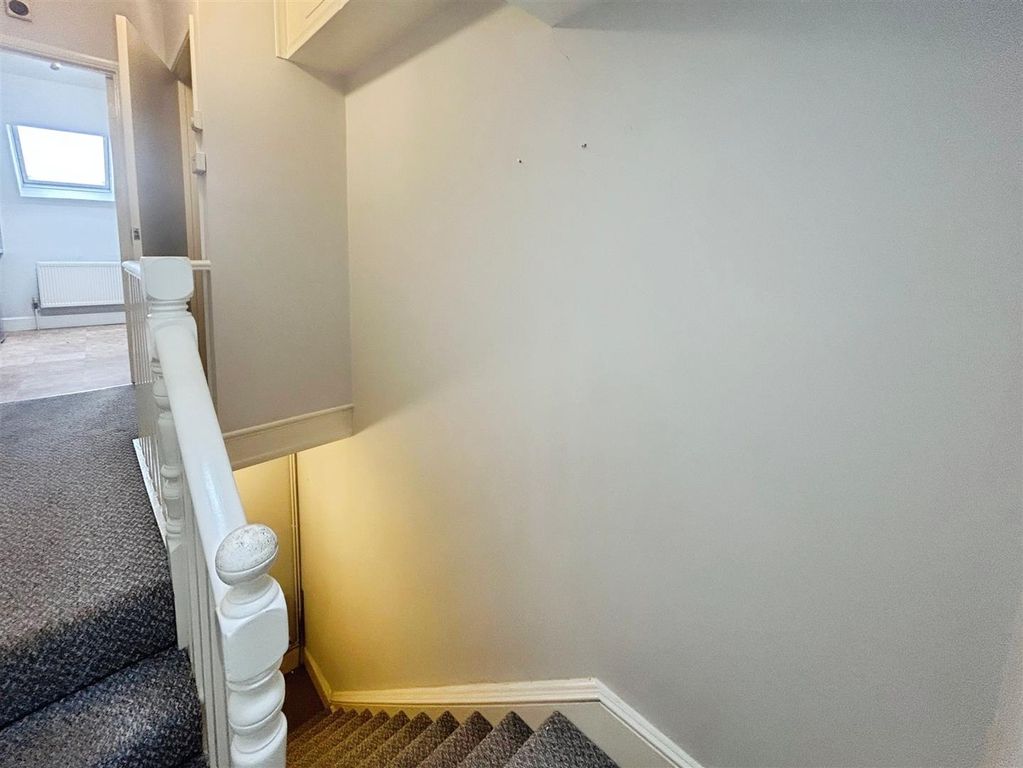 Property photo 2 of 8 5839cc51-7-4B9E-911A-1D236902Fdf8-1497-000000605C9