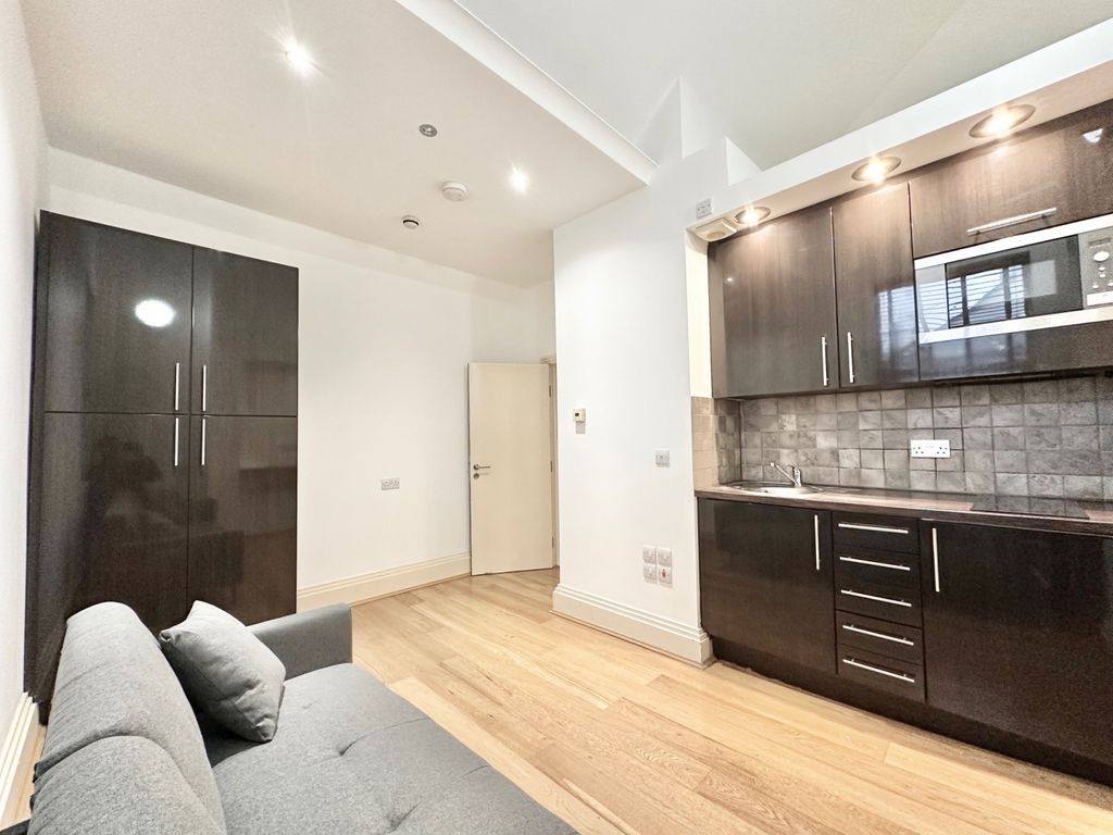 Property photo 3 of 7 Gallery