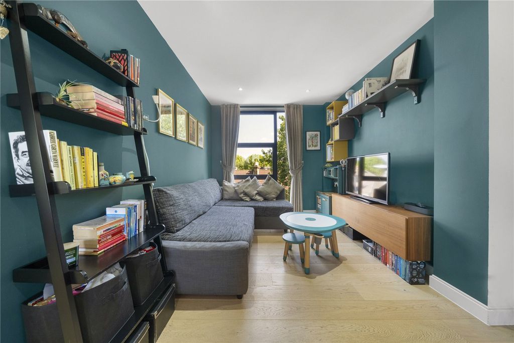 Property photo 2 of 13 Picture No. 27