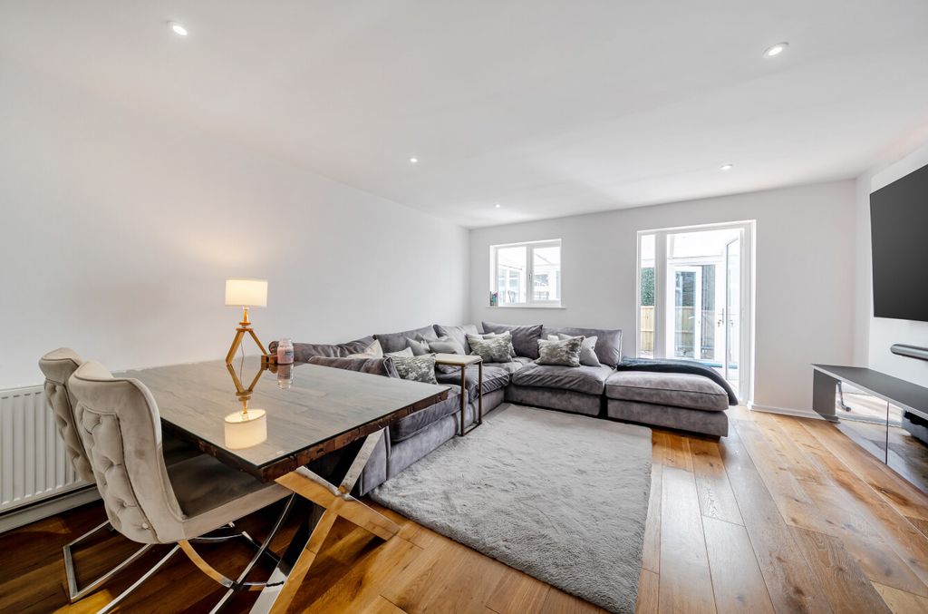 Property photo 3 of 12 1435366-9-69Ca718...