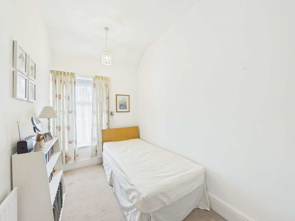 Additional image 15 of 4 bed semi-detached house for saleKendall Avenue, Nab Wood BD18