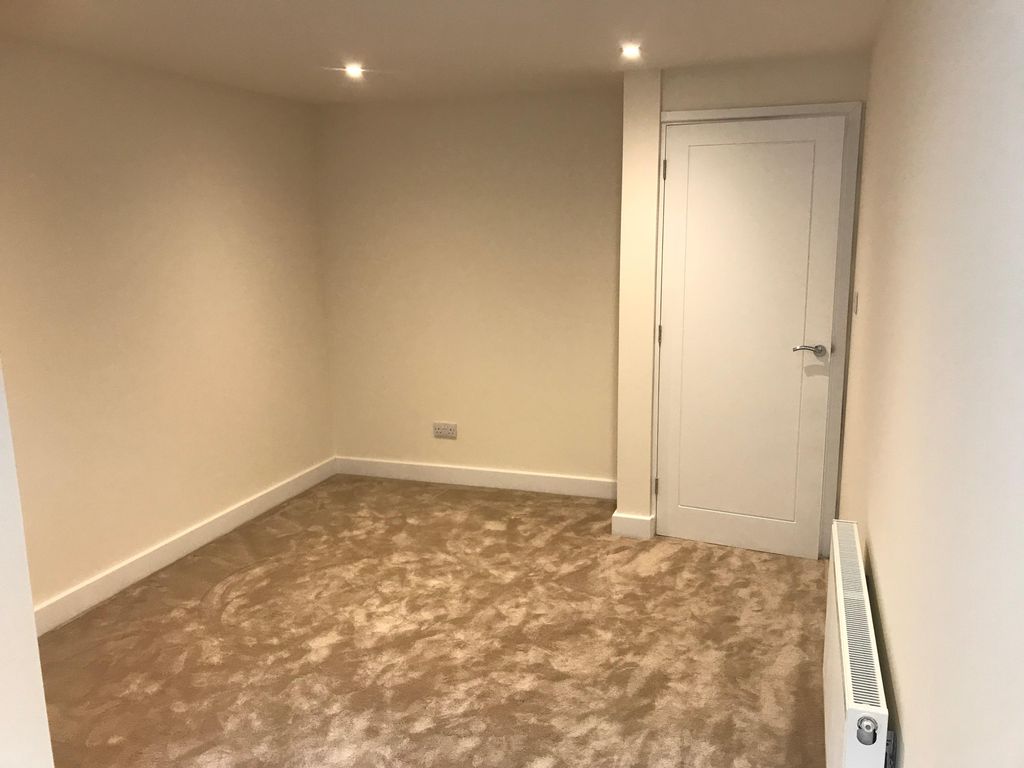 Property photo 3 of 7 Bedroom 1