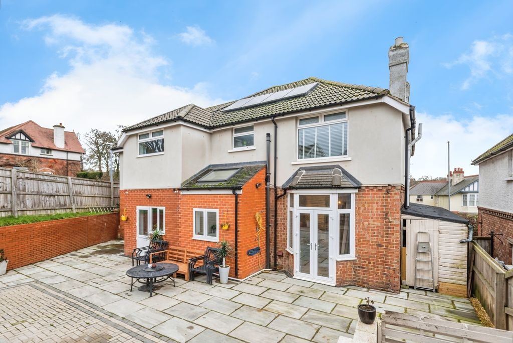 Property photo 2 of 17 Photo