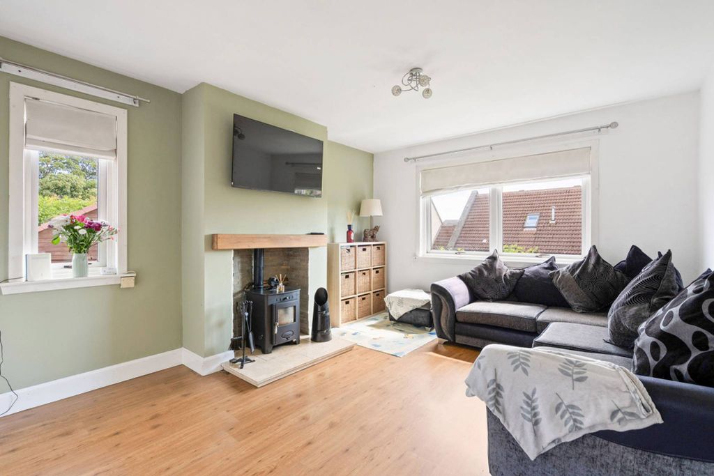 Property photo 2 of 24