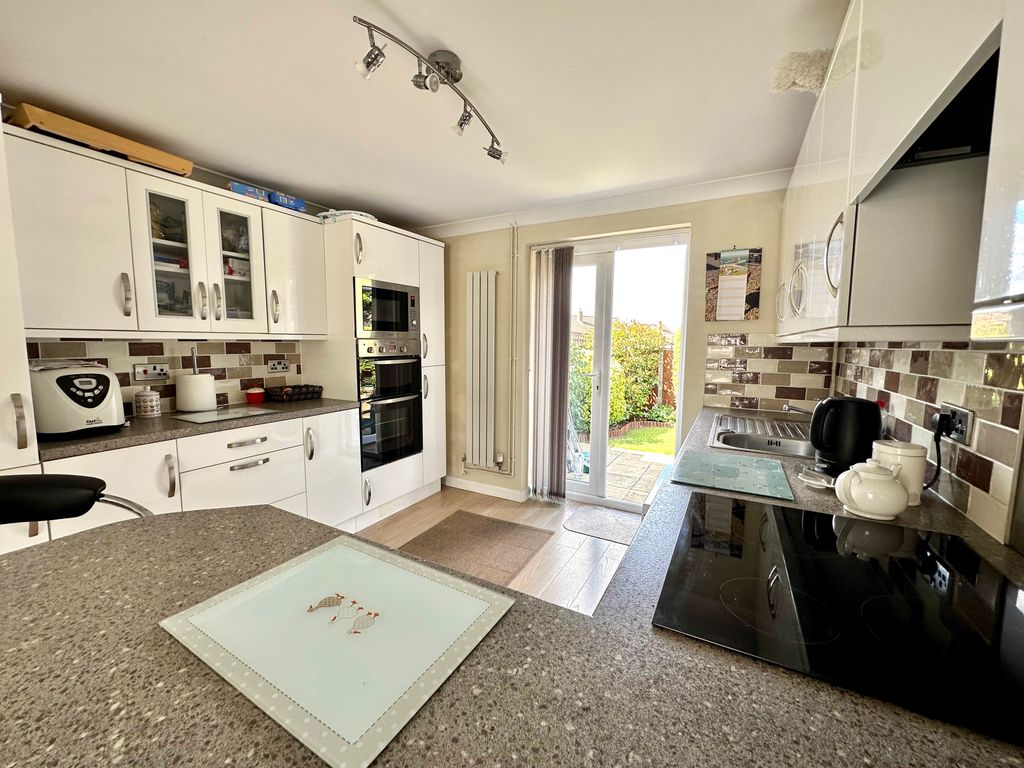 Property photo 2 of 11 Photo 7