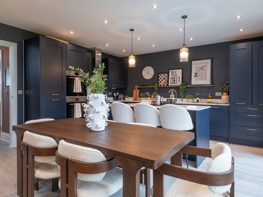 Property photo 3 of 10 Redrow  The Stratford  Kitchendining  72111