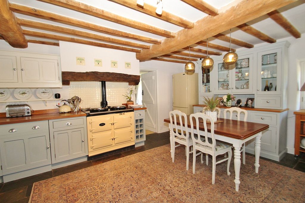 Property photo 3 of 27
