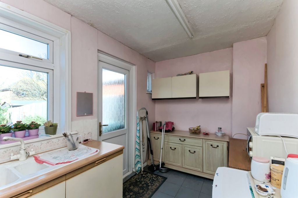 Property photo 3 of 12 Pbox-Img.Jpg