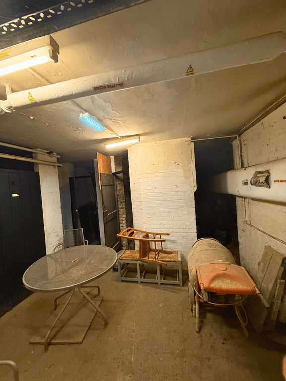 Property photo 2 of 6 Untitled Design - 2025-07-08T163902.127.Png