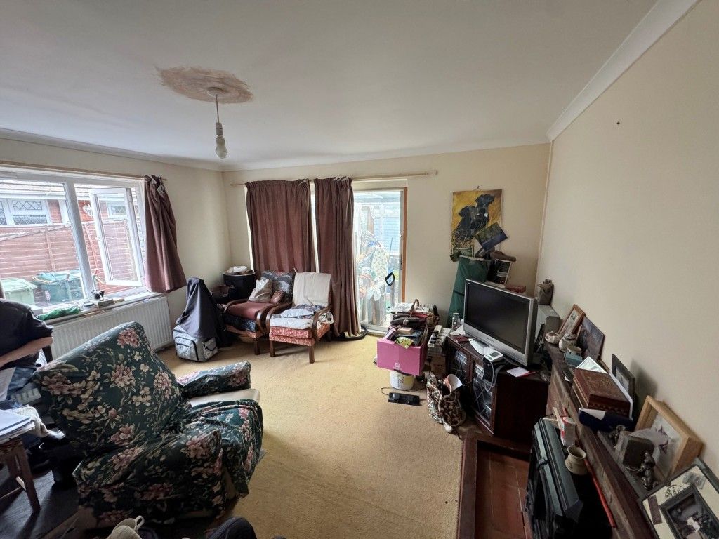 Property photo 3 of 15 Living Room