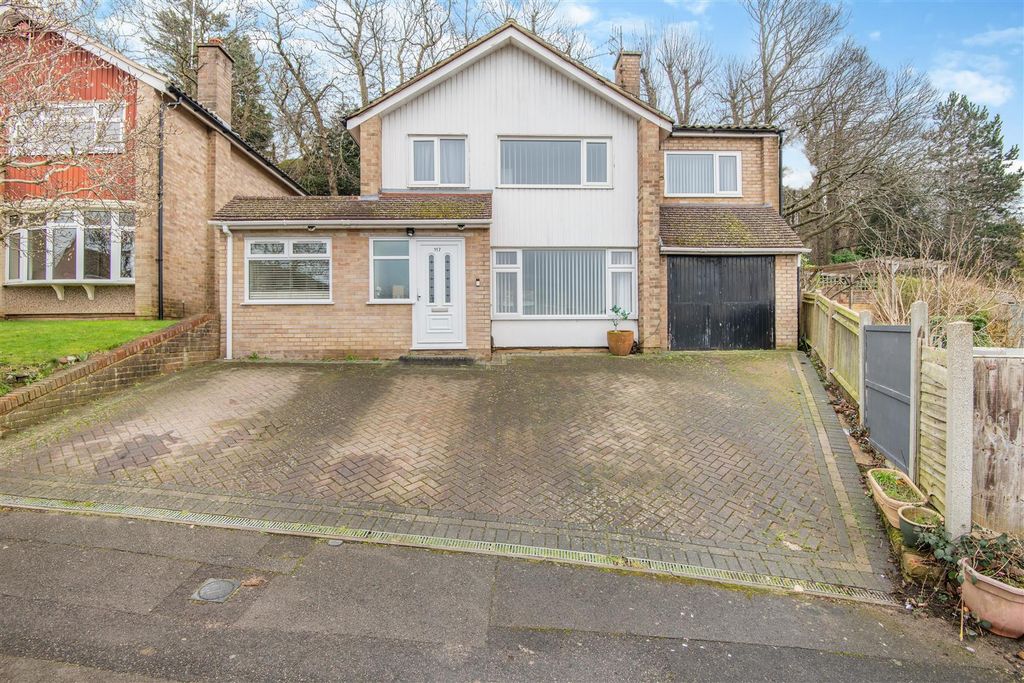 Property photo 1 of 18 8632380-Exterior01.Jpg