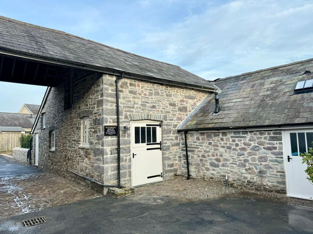 Property photo 2 of 18 Not Specified