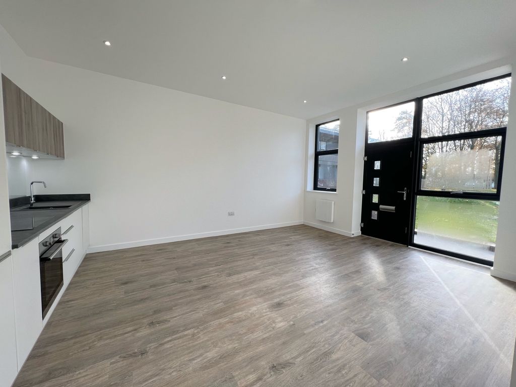 Property photo 2 of 6