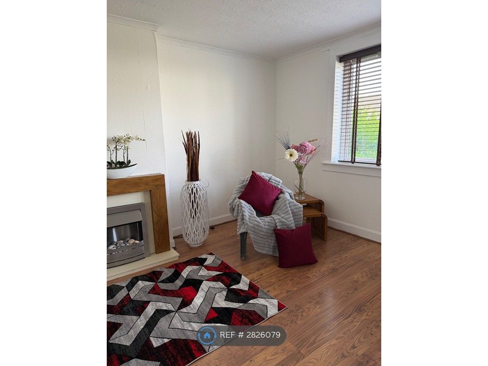 Property photo 1 of 15 Living Room
