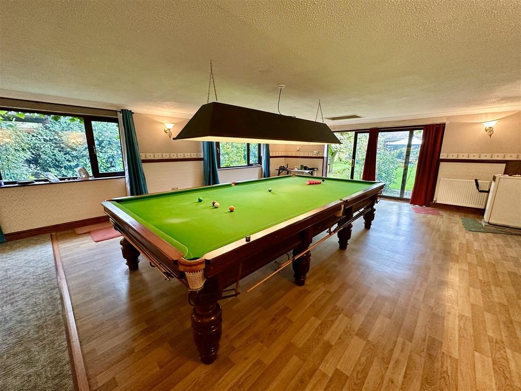 Property photo 1 of 17 Games Building With Full Size Snooker Table .Jpg
