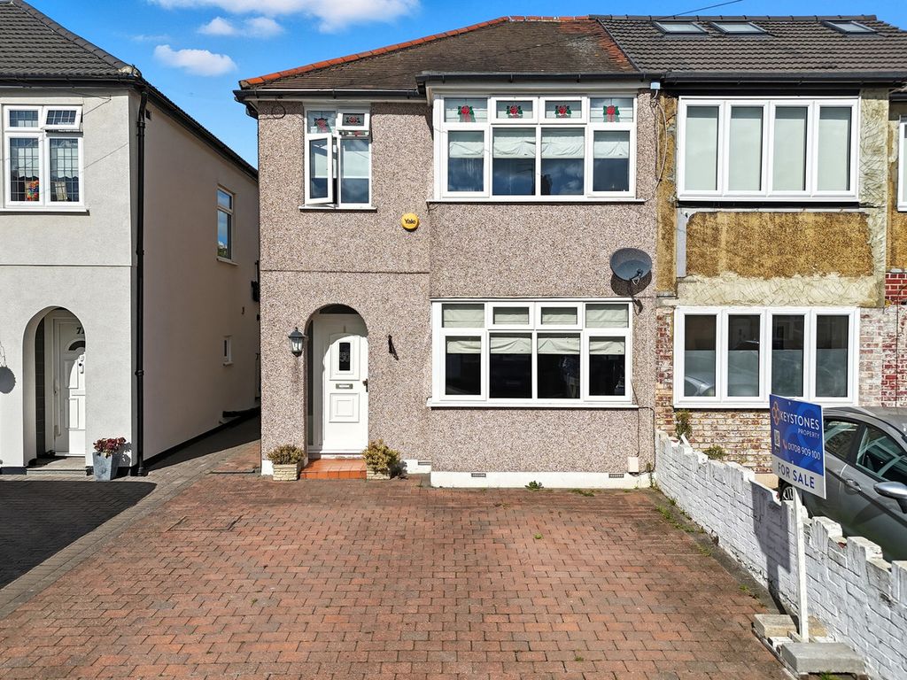 Property photo 3 of 35