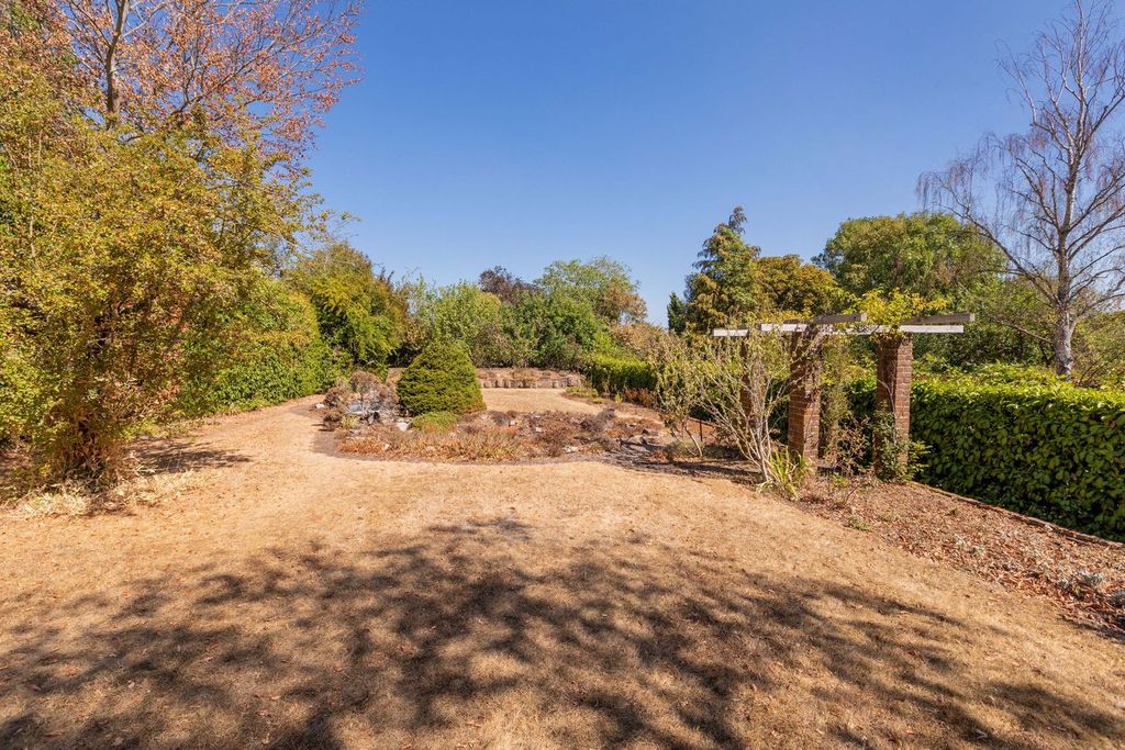 Property photo 2 of 24