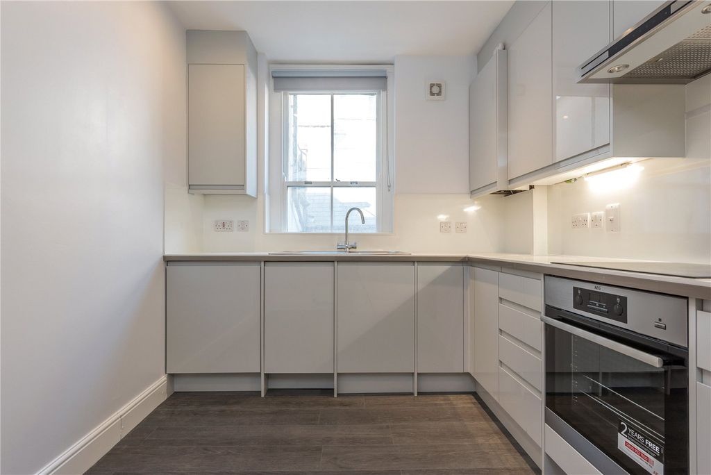 Property photo 2 of 14 Kitchen