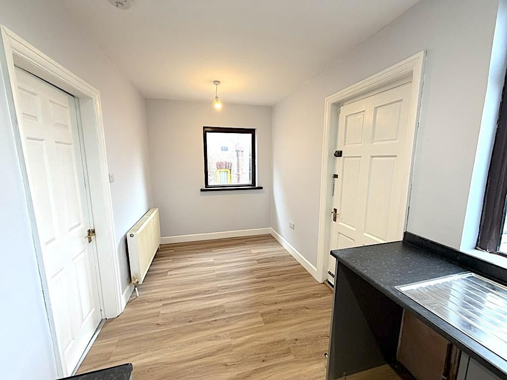 Property photo 3 of 16 Dining Area.Jpg