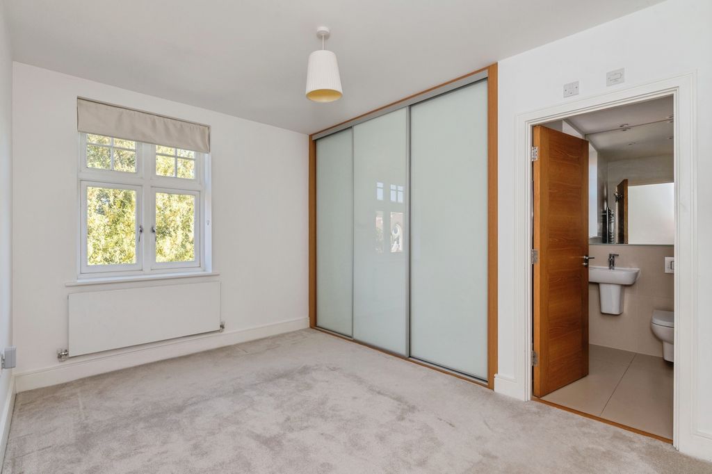 Property photo 3 of 13 Internal