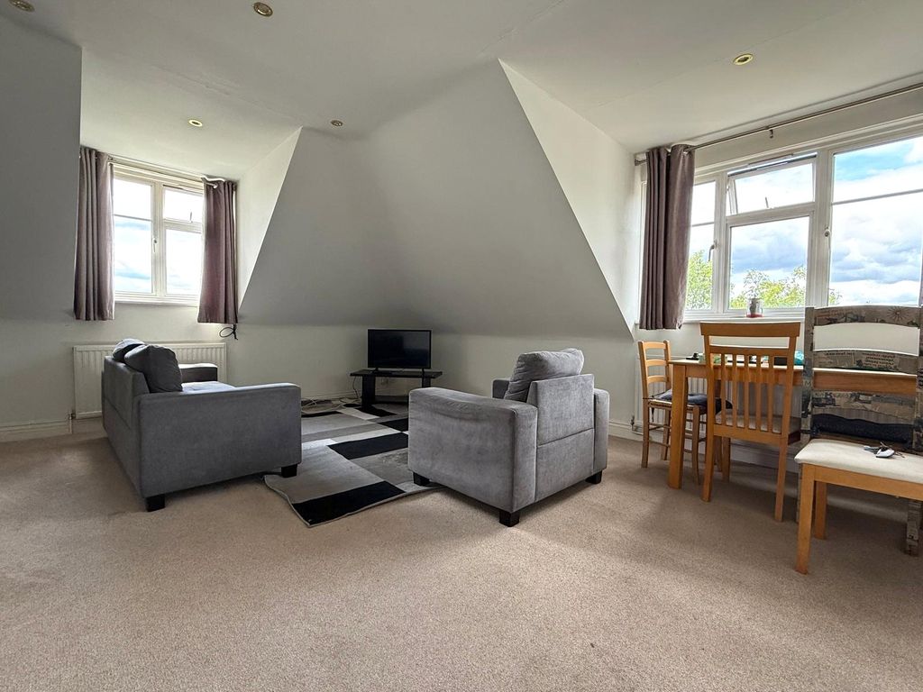 Property photo 2 of 12 Picture No. 18