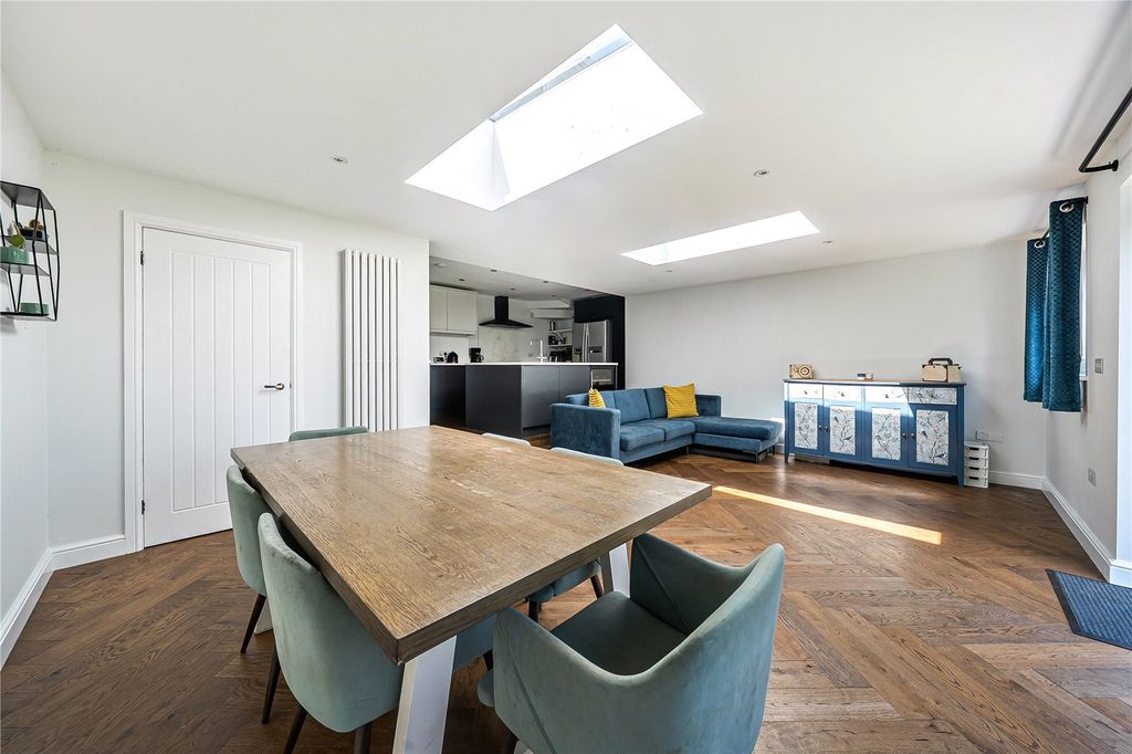 Property photo 3 of 14 Dining Area