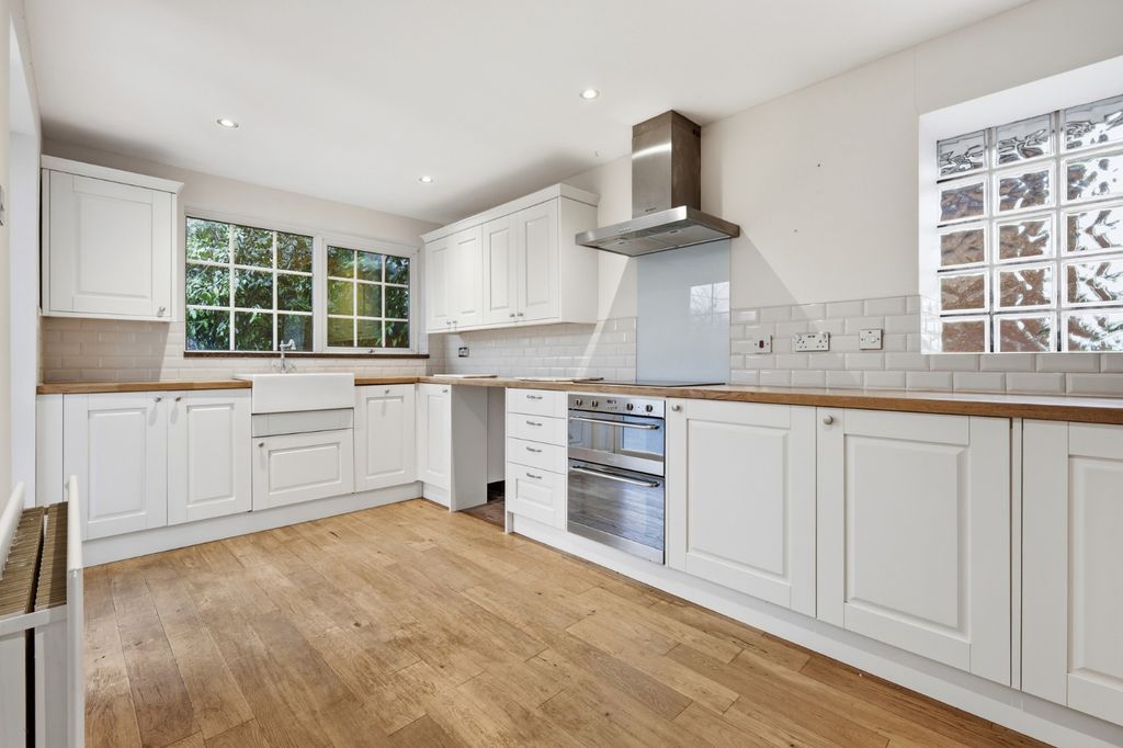 Property photo 2 of 21 4843202