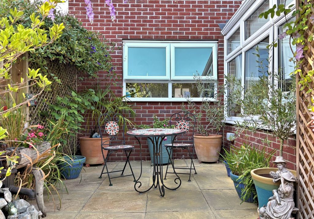 Property photo 2 of 22