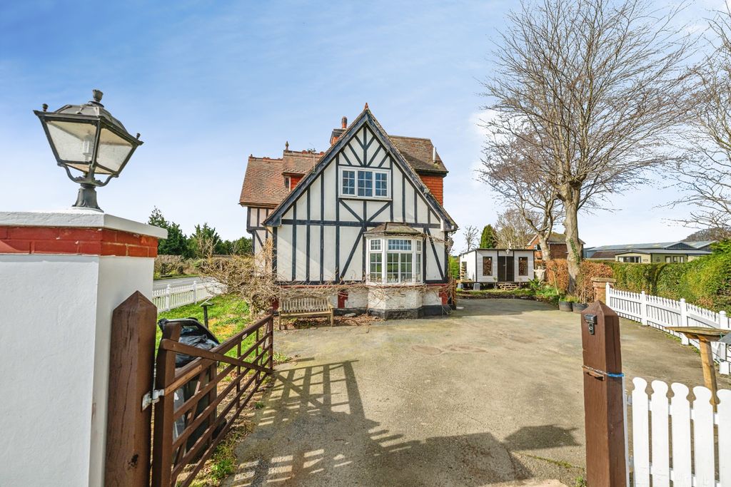 Property photo 3 of 21