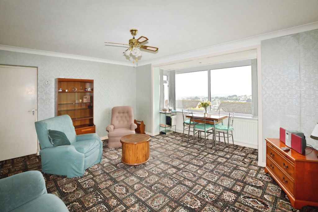 Property photo 3 of 14 Pbox-Img.Jpg