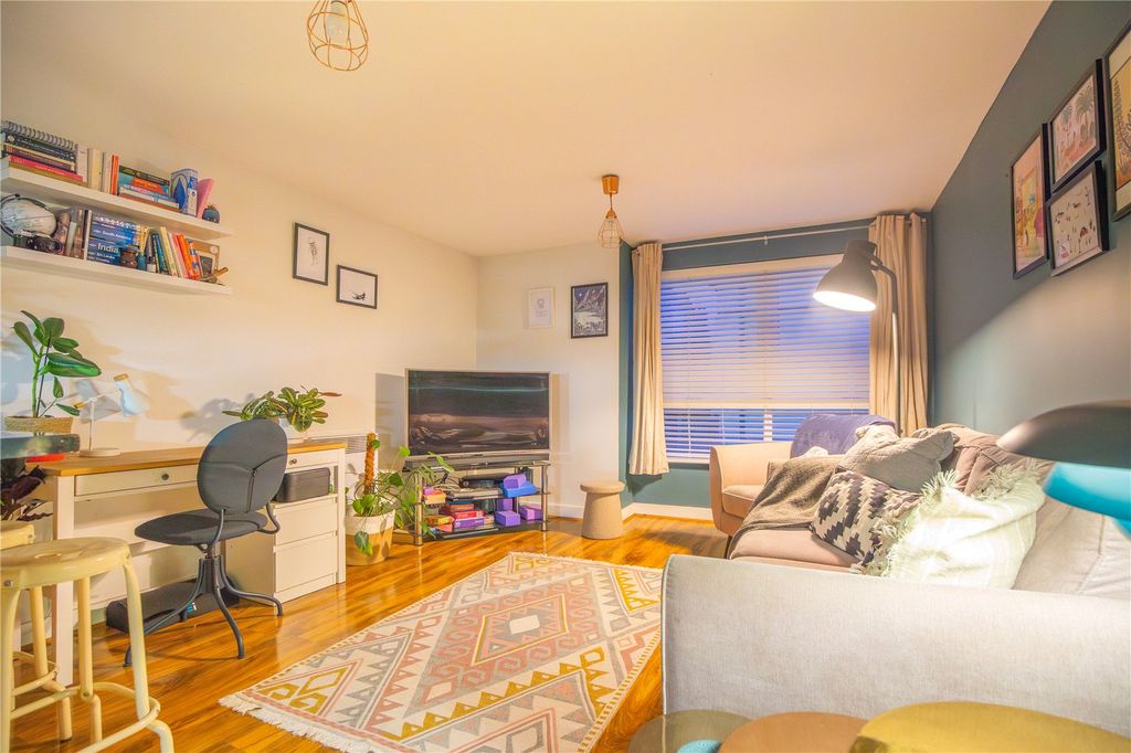 Property photo 2 of 10 Picture No. 13