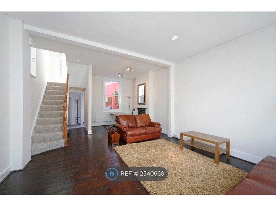 Property photo 2 of 5 Living Room