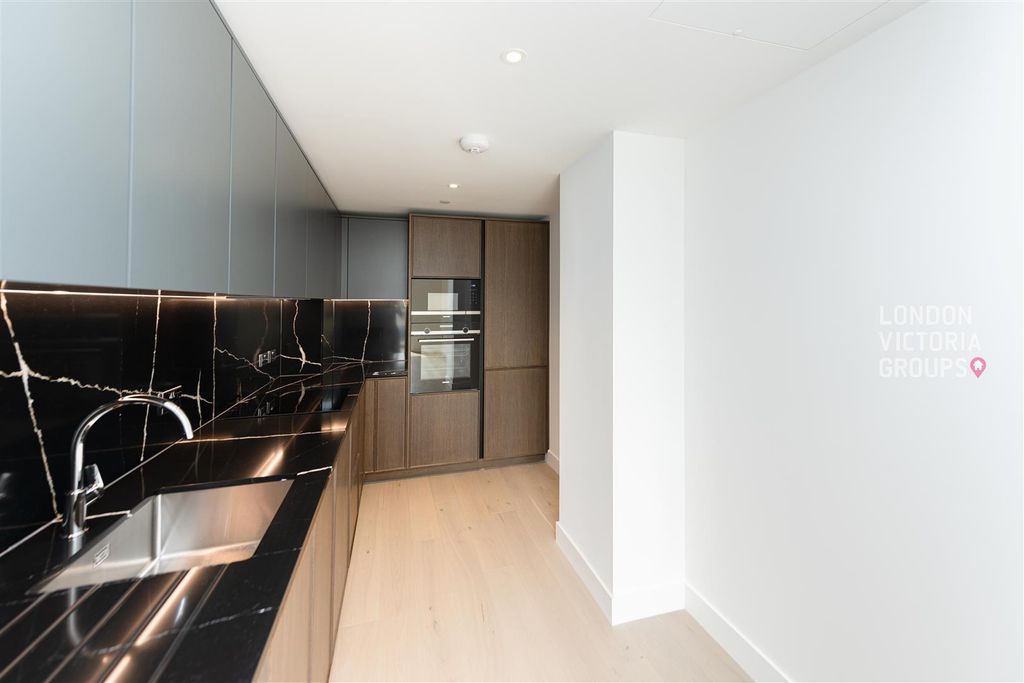 Property photo 3 of 17 1-2915.Jpg