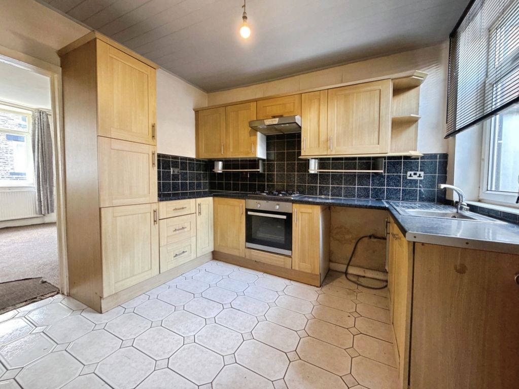 Property photo 2 of 12 Pbox-Kitchen-333391.Jpg